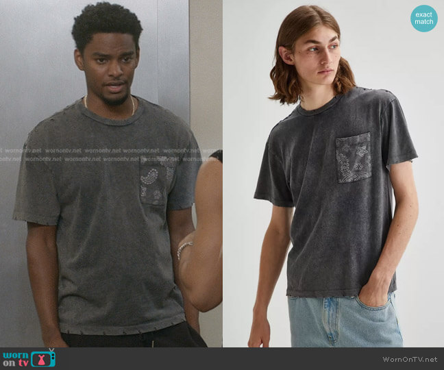 BDG Printed Pocket Tee worn by JR (Sylvester Powell) on All American Homecoming