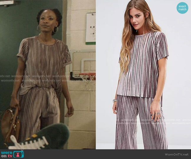 ASOS Glamorous Plisse T-Shirt In Luxury Velvet worn by Grace James (Karimah Westbrook) on All American