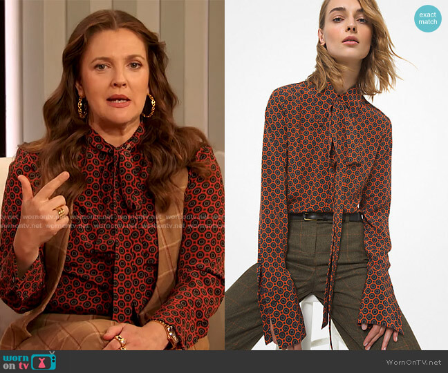 Michael Kors Foulard Silk Crepe de Chine Blouse worn by Drew Barrymore on The Drew Barrymore Show