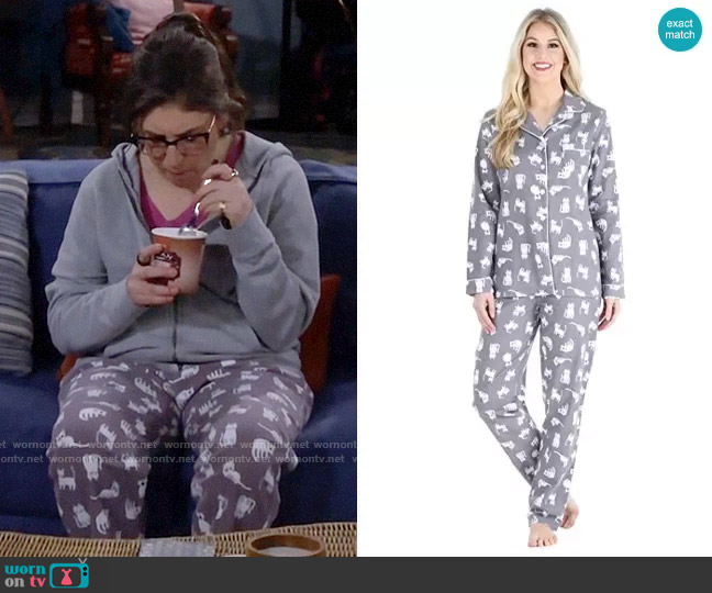 Pajama Mania Cotton Flannel PJ Set in Grey Cats worn by Kat Silver (Mayim Bialik) on Call Me Kat