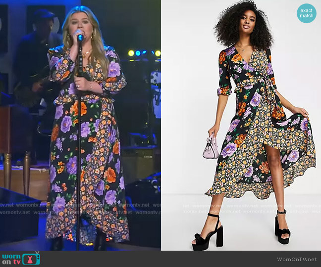 River Island Mixed Floral Wrap Dress worn by Kelly Clarkson on The Kelly Clarkson Show