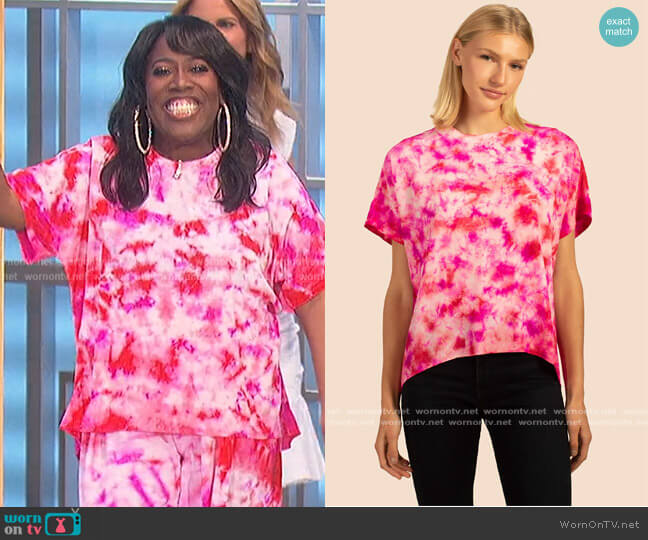 Trina Turk Essence Shirt worn by Sheryl Underwood on The Talk