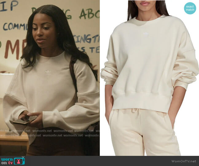 Adidas Essentials Fleece Sweatshirt worn by Thea (Camille Hyde) on All American Homecoming