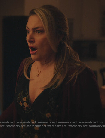 Alice’s black floral print wrap dress on Riverdale