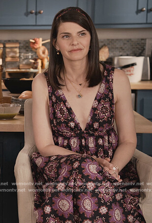 Allison’s black printed sleeveless dress on Grace and Frankie