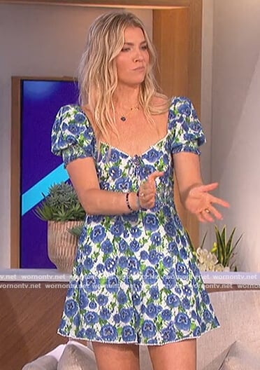 Amanda’s blue floral print mini dress on The Talk