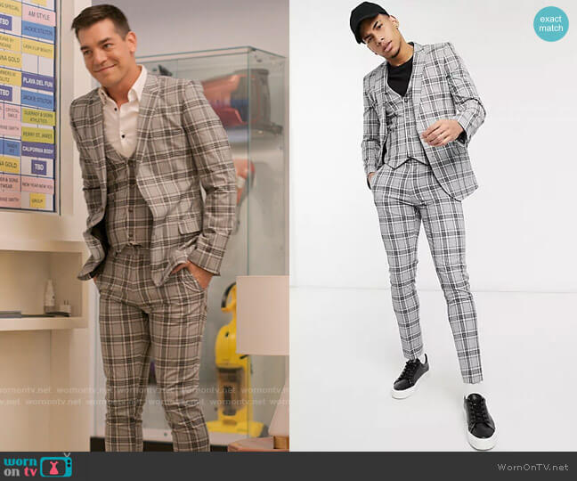 ASOS DESIGN Super Skinny Suit Jacket in Gray Tartan Plaid worn by Darcy Leeds (Matt Rogers) on I Love That For You