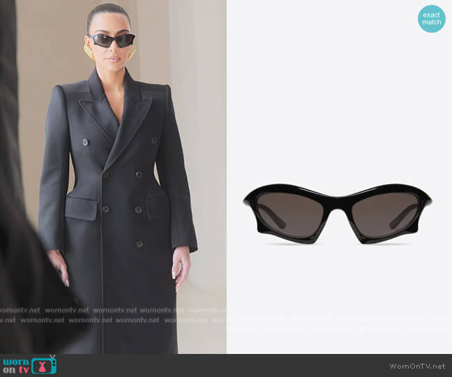 Balenciaga Bat Rectangle Sunglasses worn by Kim Kardashian (Kim Kardashian) on The Kardashians