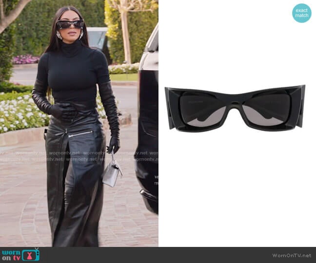 Balenciaga BB0156S rectangle-frame sunglasses worn by Kim Kardashian (Kim Kardashian) on The Kardashians