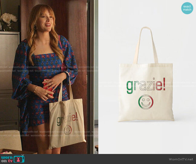 thelanguageemporium Grazie Face Tote Bag worn by Kirby Anders (Maddison Brown) on Dynasty