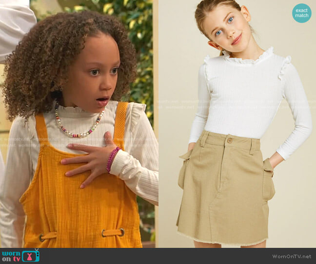 Hayden Girls Ribbed Ruffle Mock Neck Long Sleeve Top worn by Alice Baxter (Mykal-Michelle Harris) on Ravens Home