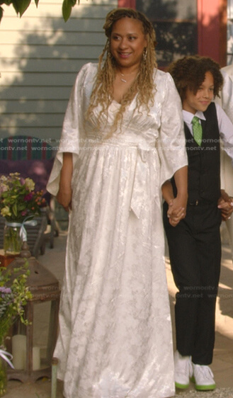 Karen’s wedding dress on 9-1-1