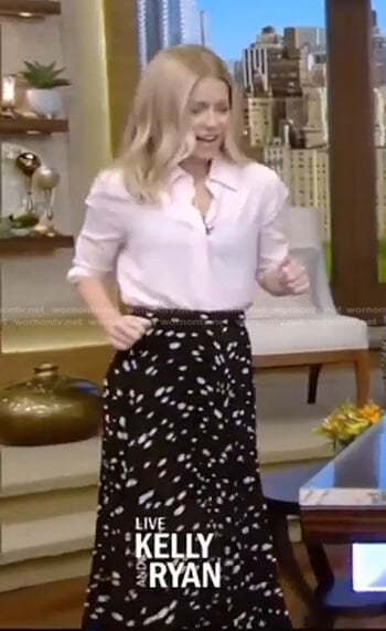 Kelly’s pink blouse and black print skirt on Live with Kelly and Ryan