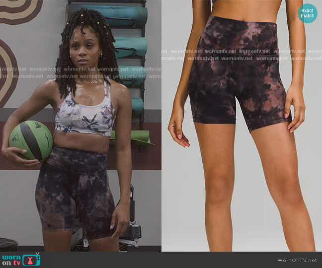 Lululemon High-Rise Align Shorts in Diamond Dye Grey Pink Pastel worn by Simone (Geffri Hightower) on All American Homecoming