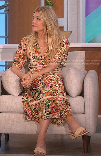 Amanda’s paisley print maxi dress on The Talk