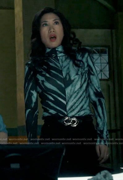 Mel’s blue tie dye top on The Equalizer