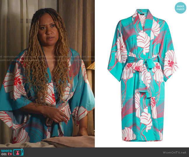 Natori Graphic Floral Robe worn by Karen Wilson (Tracie Thoms) on 9-1-1