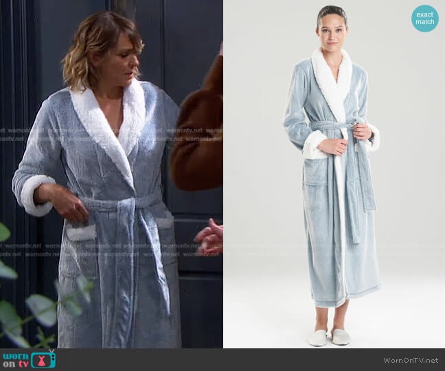 Natori Sherpa Two-Tone Robe worn by Nicole Walker (Arianne Zucker) on Days of our Lives