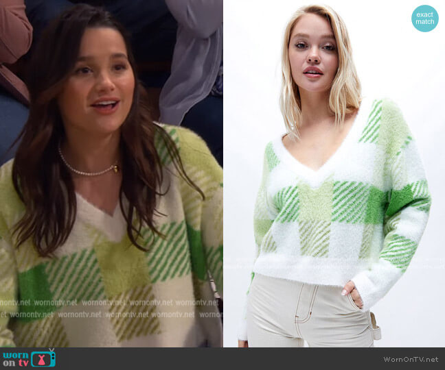 LA Hearts Lex's green checked sweater worn by Lex (Jules LeBlanc) on Side Hustle