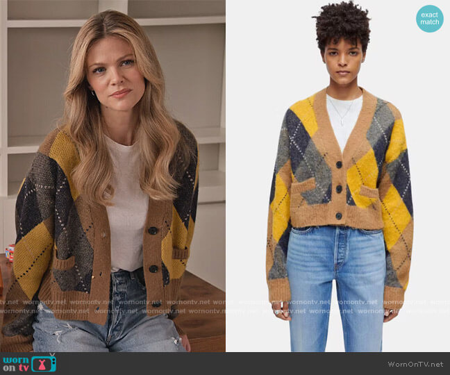 Re/done 90s Oversized Crop Cardigan worn by Mallory (Brooklyn Decker) on Grace and Frankie
