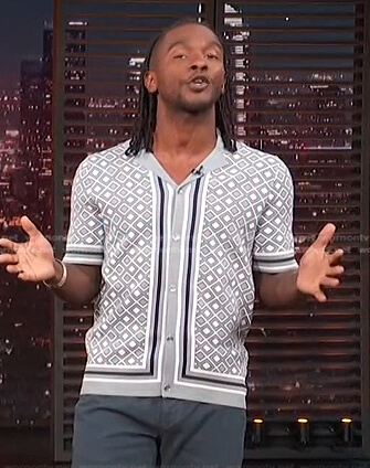Scott’s grey geometric print shirt on Access Hollywood