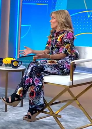 Sheryl Crow’s black floral shirt and pants on Good Morning America
