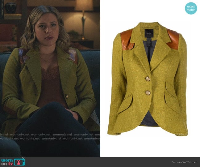 Smythe Notched-lapels single-breasted blazer worn by Betty Cooper (Lili Reinhart) on Riverdale