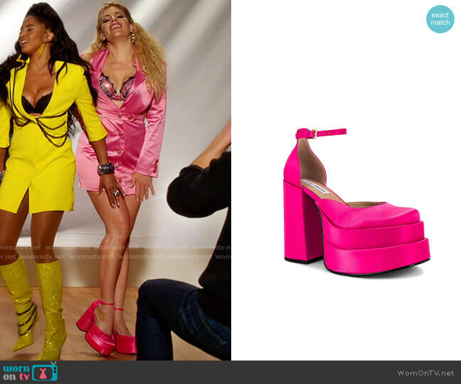 Steve Madden Charlize Platform worn by Summer Dutkowsky (Busy Philipps) on Girls5eva