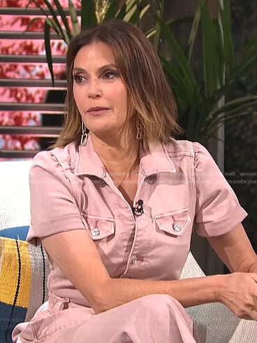 Teri Hatcher’s pink denim jumpsuit on E! News Daily Pop