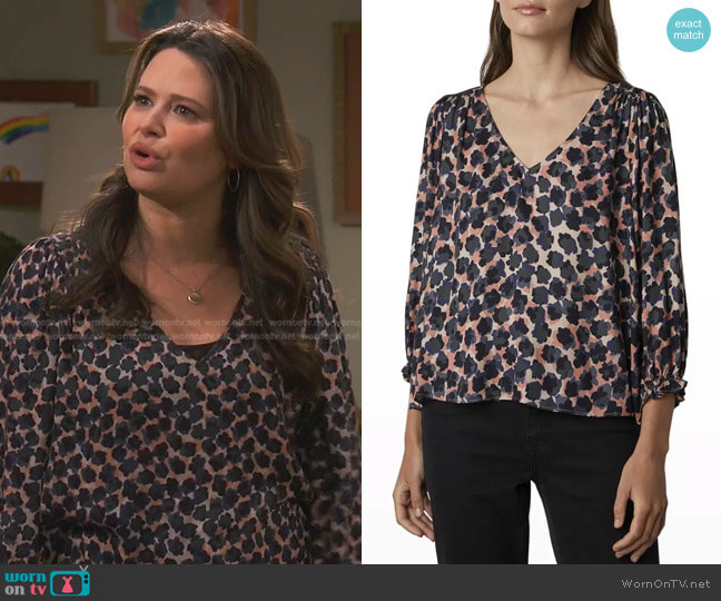 Velvet Hadlee Bracelet-Sleeve V-Neck Top worn by Jen (Katie Lowes) on How We Roll