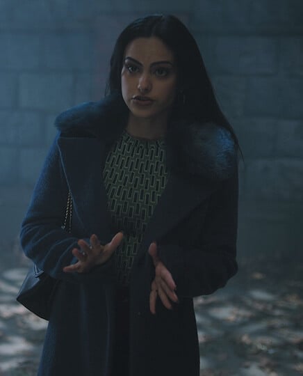 Veronica’s black leather bag on Riverdale