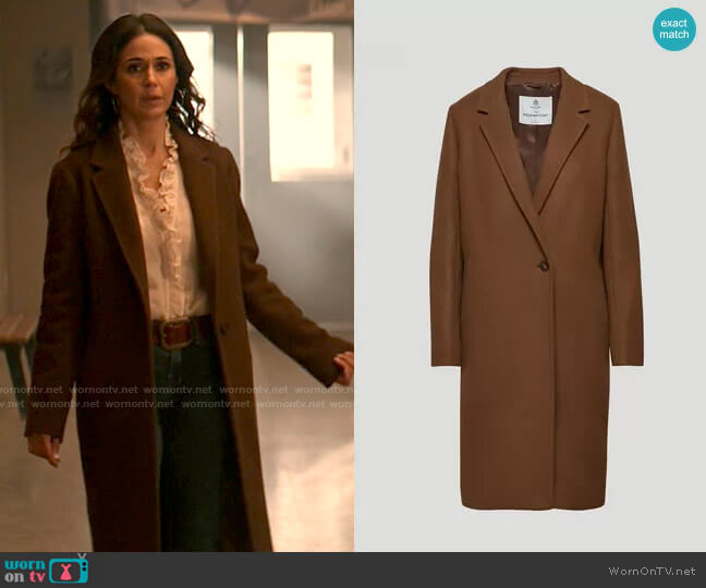 Babaton The New Stedman Coat in Rich Camel worn by Lana Lang Cushing (Emmanuelle Chriqui) on Superman and Lois