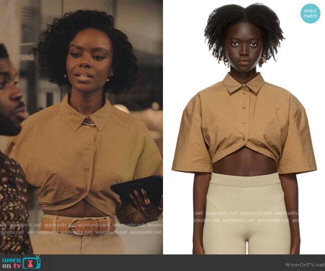 Jacquemus Beige La Montagne 'La Chemise Ballu' Shirt worn by Zenzi Fullington (Ashleigh Murray) on Tom Swift