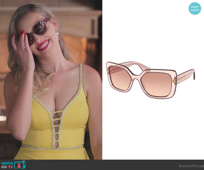 Miu Miu 09VS Sunglasses worn by Elinor (Gracie Dzienny) on First Kill