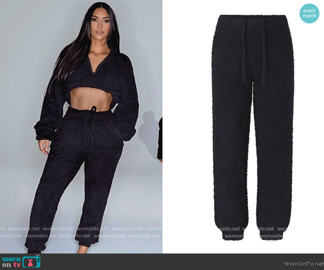 Skims Cozy Knit Joggers worn by Kim Kardashian (Kim Kardashian) on The Kardashians