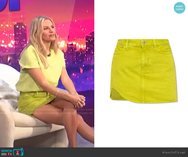 The Attico Kelly Skirt worn by Morgan Stewart on E! News