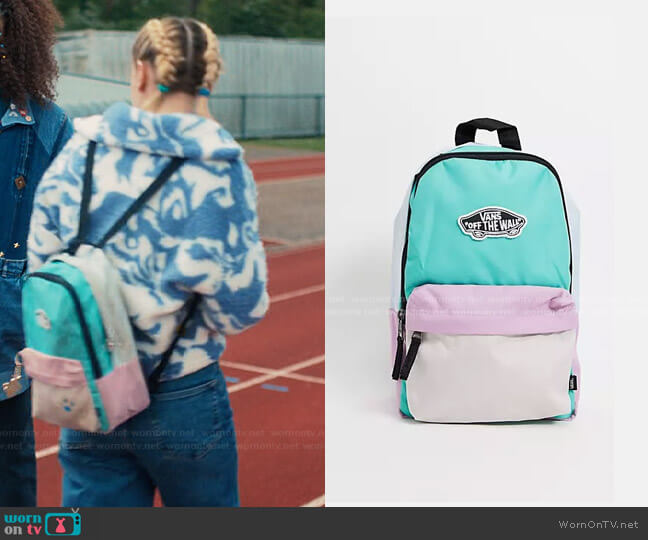 Vans Bounds Backpack in Multi worn by Darcy Olsson (Kizzy Edgell) on Heartstopper