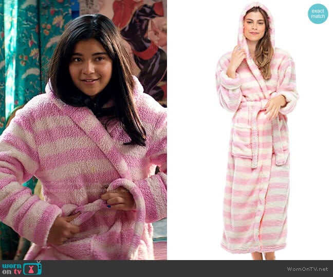 Alexander Del Rossa Plush Hooded Robe in Pink Cream Stripes worn by Kamala Khan (Iman Vellani) on Ms. Marvel