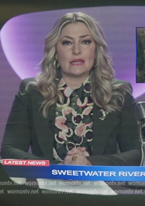 Alice’s green blazer on Riverdale