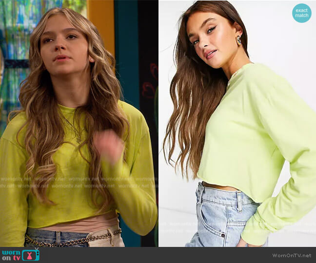 ASOS Boxy Cropped Top with Thumbhole worn by Presley (Jayden Bartels) on Side Hustle