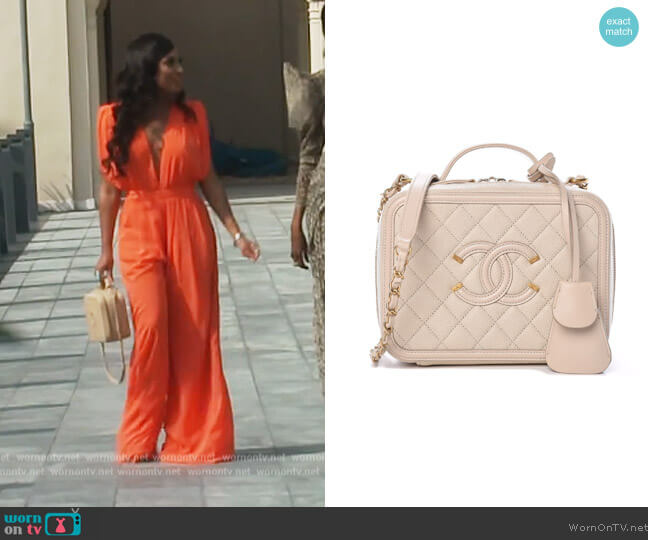 Chanel Caviar Quilted Medium CC Filigree Vanity Case worn by Lesa Milan (Lesa Milan) on The Real Housewives of Dubai