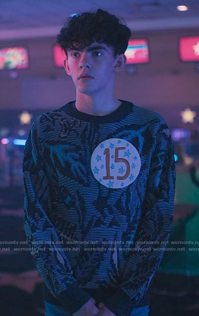 Charlie’s leaf print sweater on Heartstopper