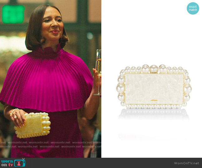 Cult Gaia Eos Pearly Clutch worn by Molly Novak (Maya Rudolph) on Loot