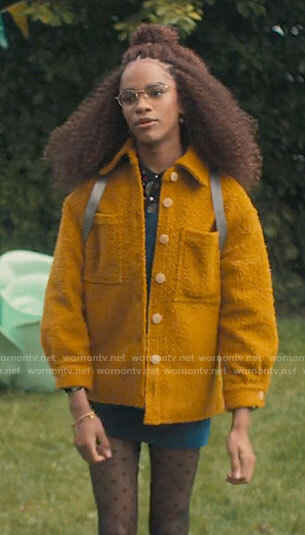 Elle’s yellow teddy jacket on Heartstopper