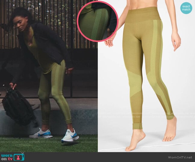 Fabletics High-Waisted Seamless Check Legging worn by Talia (Aubin Wise) on First Kill