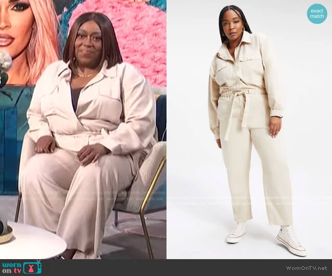 Good American Good Cinched Waist Jumpsuit worn by Loni Love on E! News