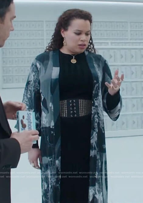 Josefina’s black and white printed kimono on Charmed