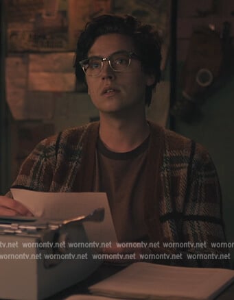Jughead’s glasses on Riverdale