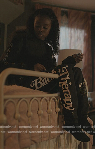 Kiesha’s In Therapy print sweatshirt and pants on The Chi
