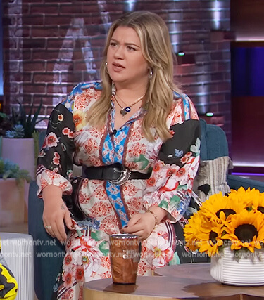 Kelly’s floral contrast dress on The Kelly Clarkson Show